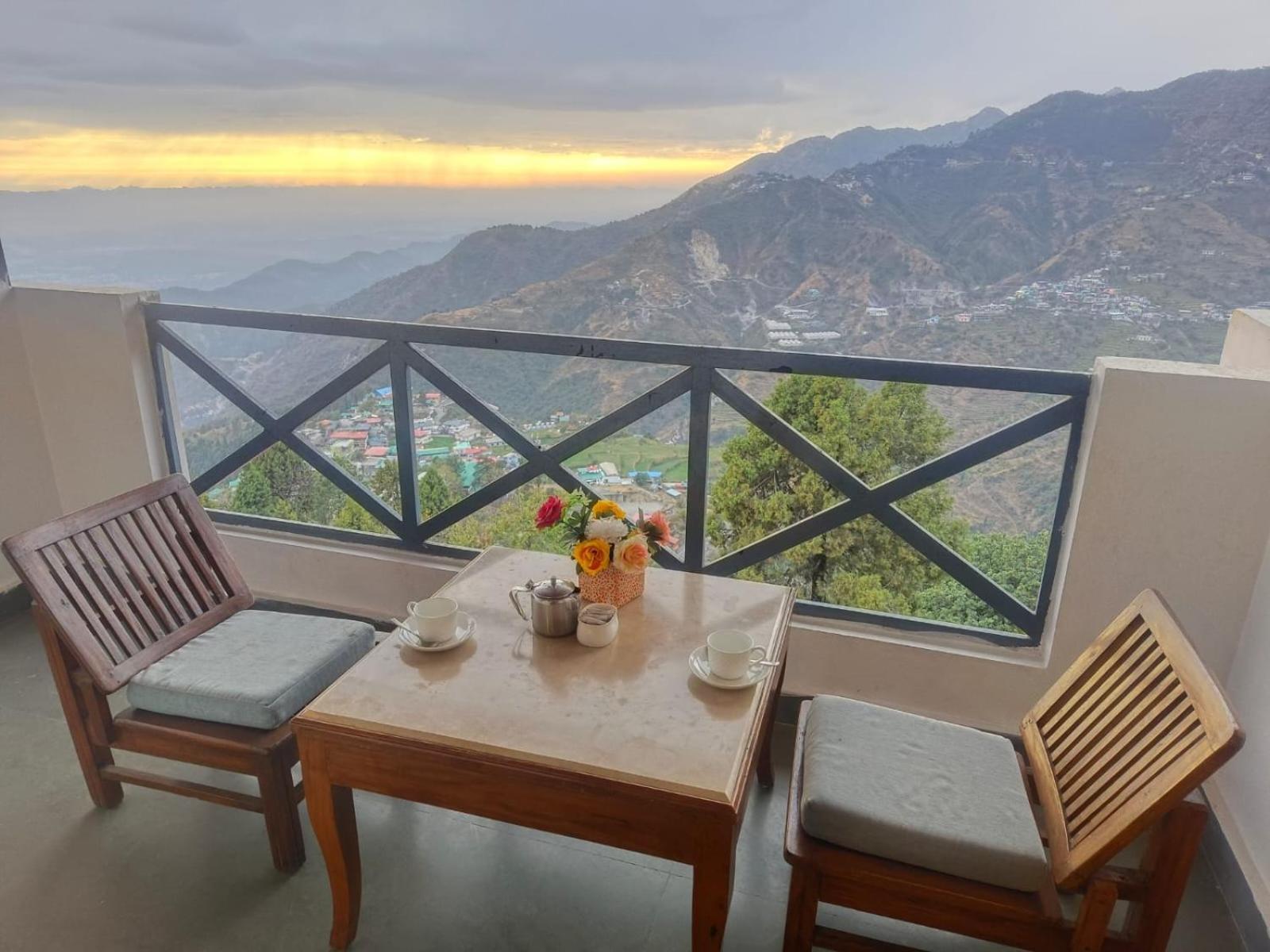 Green N Breeze Resorts Массури Экстерьер фото